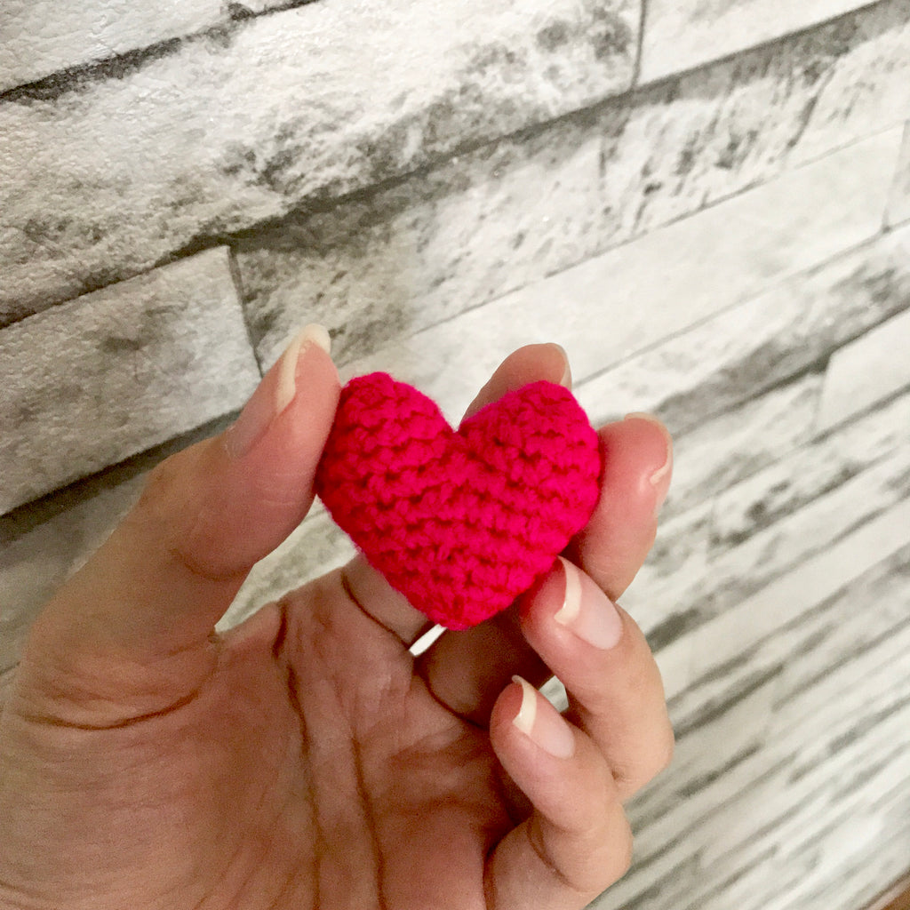 Tips and Pattern: How to Crochet Better & Amigurumi Tiny Heart Pattern