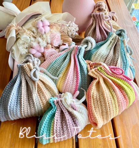 bags. by clarise: Bliss Crochet Folds Tote